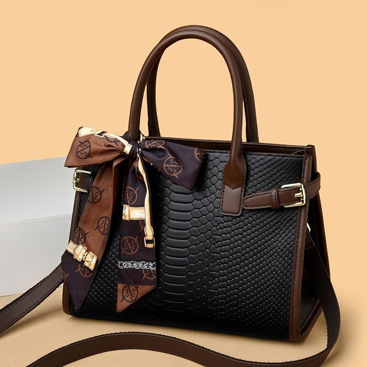 Stylish Leather Snakeskin Embossed Handbag for Women - Commuter Bag with Contrasting Colors